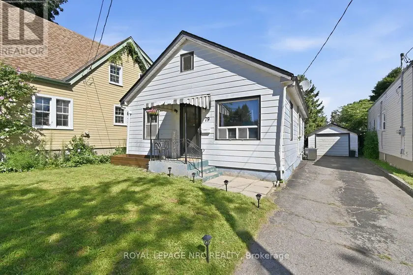 Detached at 79 CARLTON STREET, St. Catharines