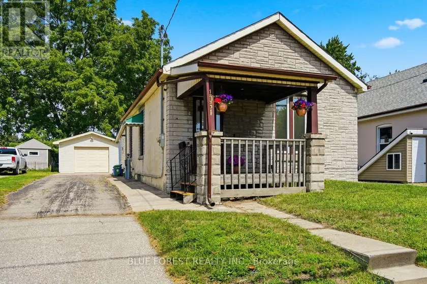 Detached at 1054 FLORENCE STREET, London East
