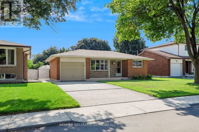 Detached at 35 BURRWOOD DRIVE, Hamilton