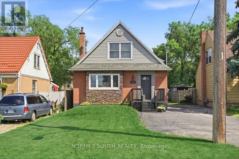 Detached at 624 BRIGHTON AVENUE, Hamilton