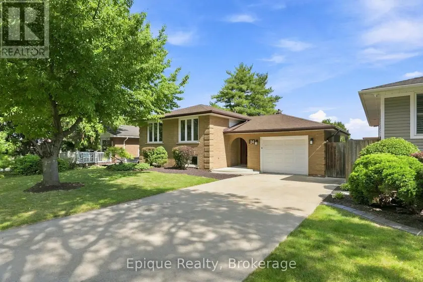 Detached at 24 BRAE CREST DRIVE, Hamilton