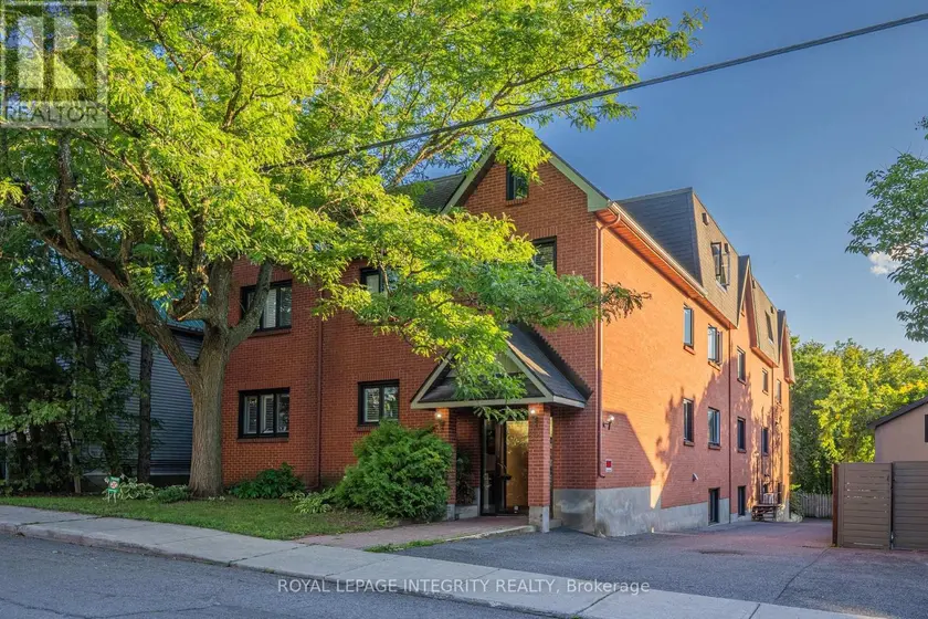 Apartment at 103 - 222 RUSSELL AVENUE, Ottawa