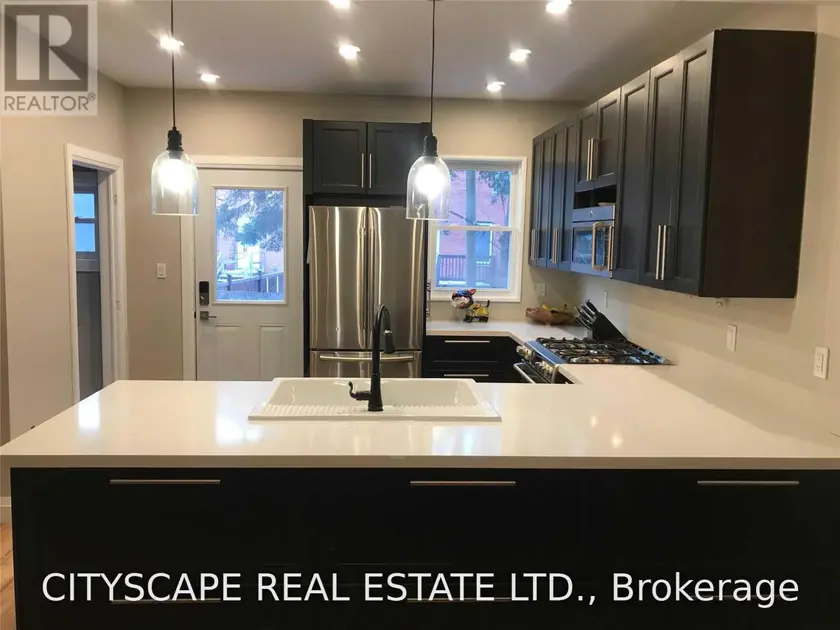 Detached at 39 HOLTON AVENUE N, Hamilton
