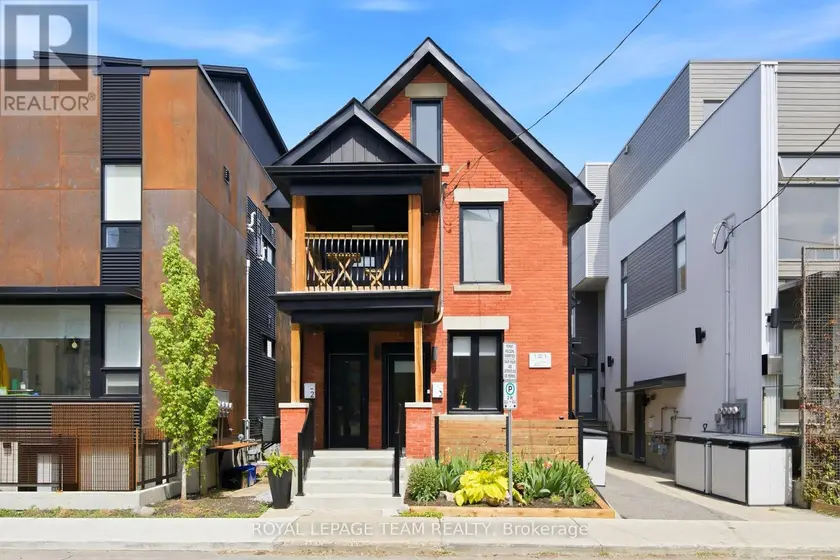 Multiplex at 121 CARRUTHERS AVENUE, Ottawa