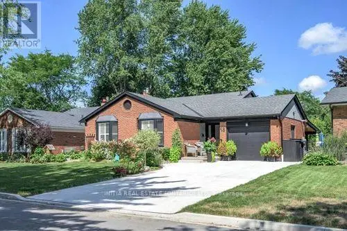 Detached at 18 HAMMOND CRESCENT, London North