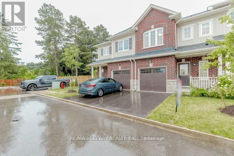 Townhouse at 44 DEWBERRY DRIVE, Kitchener