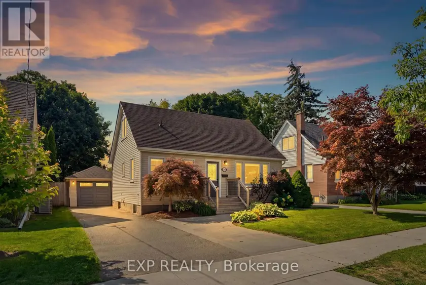 Detached at 20 HILLVIEW STREET, Kitchener
