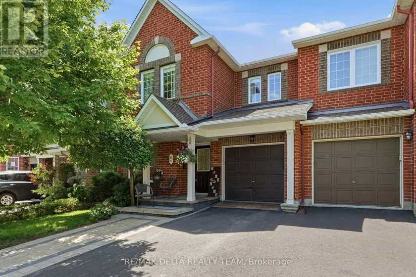 Townhouse at 64 COLLINGTON STREET, Ottawa