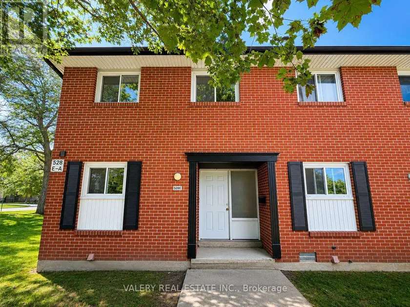 Townhouse at E - 528 SUNNYDALE PLACE, Waterloo