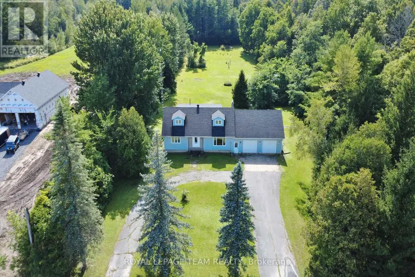 Detached at 3246 TOLMIES CORNERS ROAD, North Stormont