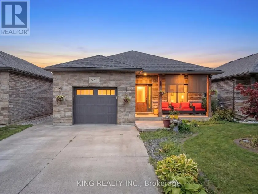 Detached at 950 ELLROSE AVENUE, Windsor