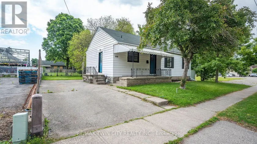 Detached at 848 COLBORNE STREET E