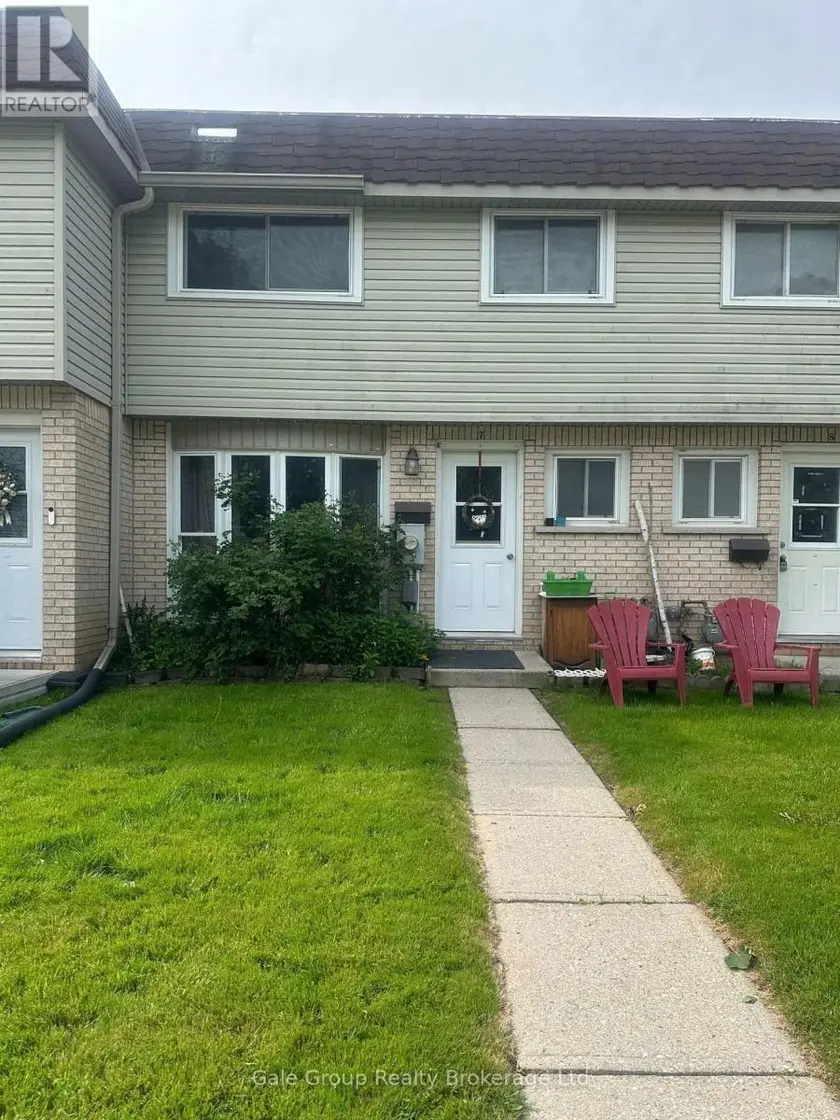 Townhouse at 7 - 75 SPRINGBANK AVENUE N, Woodstock