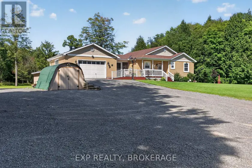 Detached at 3288 LONG LAKE ROAD, Frontenac