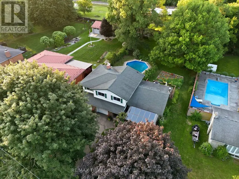 Detached at 25 ALICE CRESCENT, Wilmot