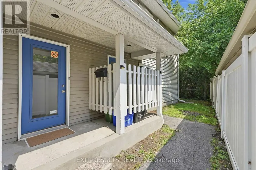 Townhouse at 13 - 1035 - J CUMMINGS AVENUE, Ottawa