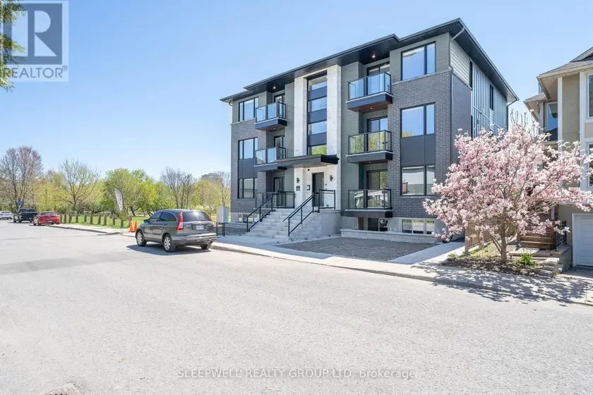 Multiplex at 5 - 152 SPRINGHURST AVENUE, Ottawa