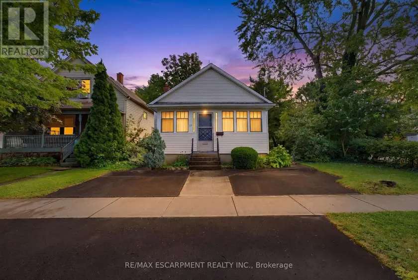 Detached at 22 MILDRED AVENUE, St. Catharines