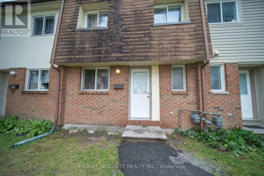 Townhouse at 30 E SONNET CRESCENT, Ottawa