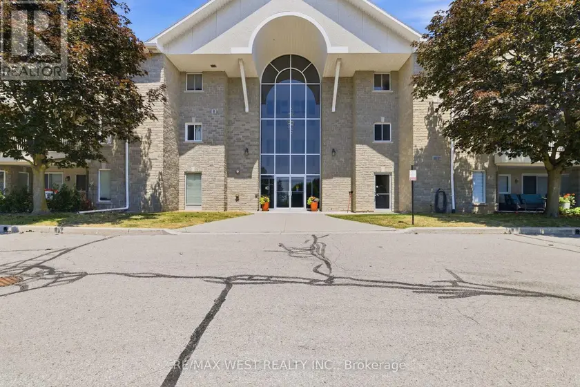 Apartment at 205C - 1099 CLONSILLA AVENUE, Peterborough