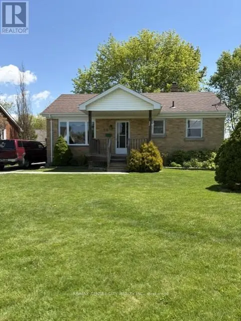 Detached at 28 DIEPPE DRIVE, St. Thomas