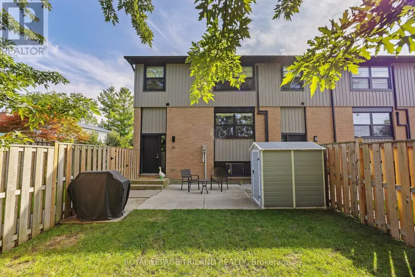 Townhouse at 26 - 105 ANDOVER DRIVE, London South