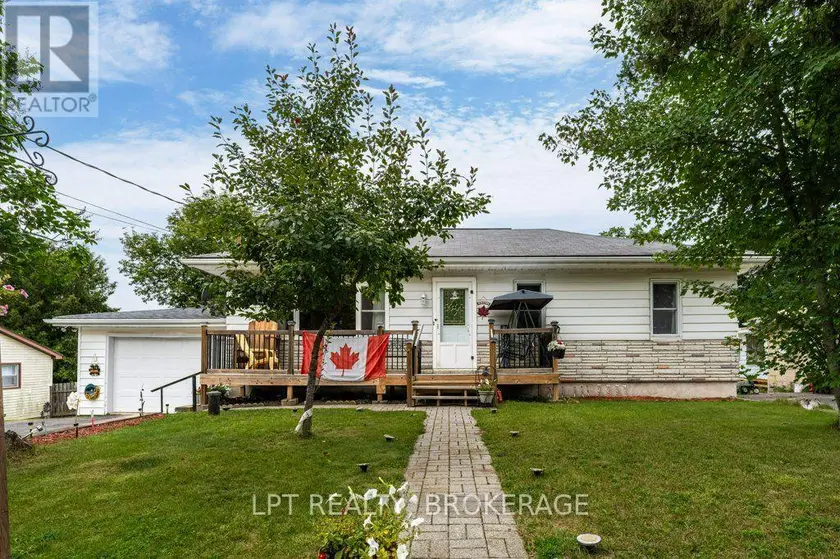 Detached at 6175 LAKEVIEW DRIVE, Frontenac