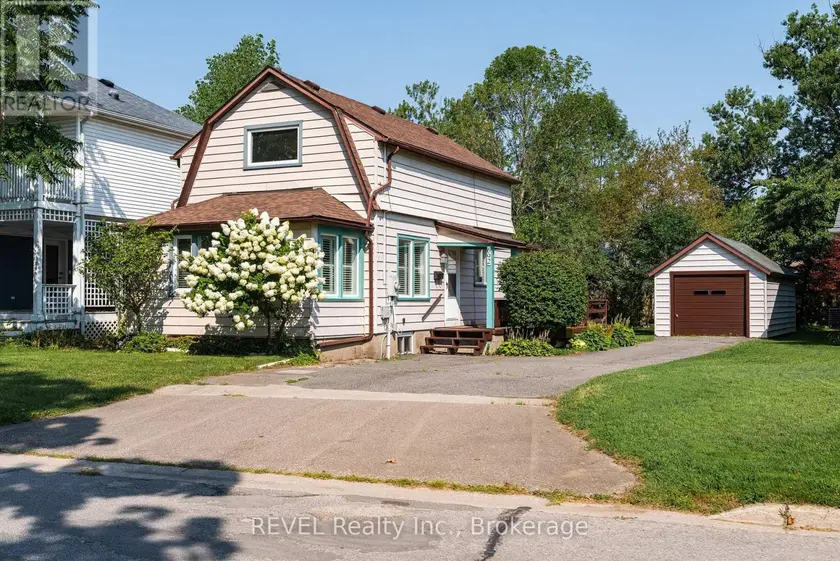 Detached at 692 LAKESHORE ROAD, Fort Erie