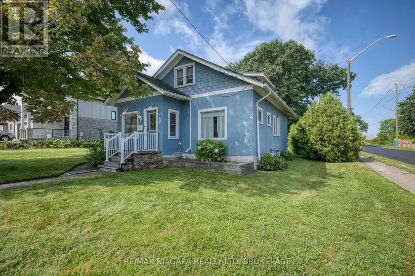 Detached at 5469 PRINCE EDWARD AVENUE, Niagara Falls
