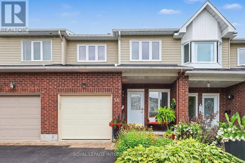 Townhouse at 16 STREAMWOOD LANE, Ottawa