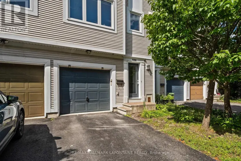 Townhouse at 556 BURLEIGH PRIVATE, Ottawa