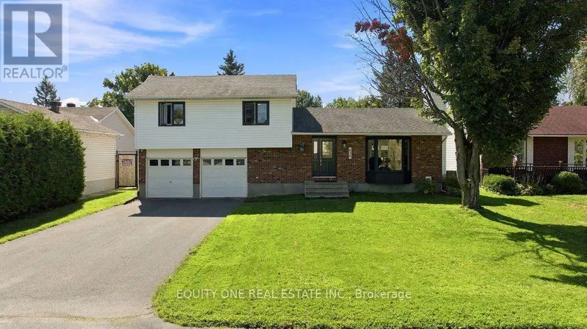 Detached at 620 LOUCKS DRIVE, Russell