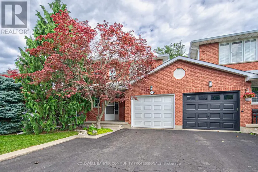 Townhouse at 86 CHELSEA CRESCENT, Hamilton