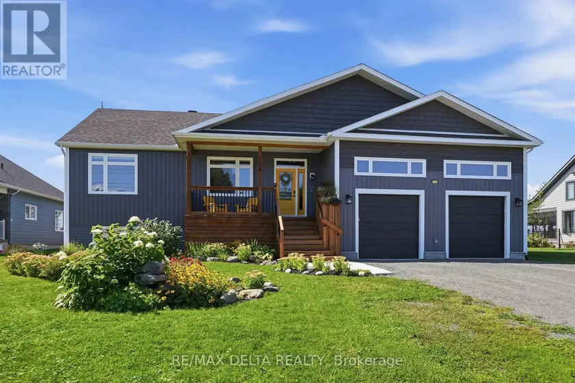 Detached at 100 PENDLETON STREET, Champlain