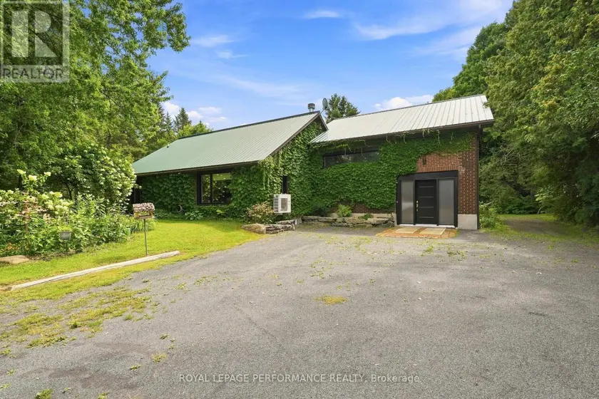 Detached at 5554 COUNTY 10 ROAD, The Nation