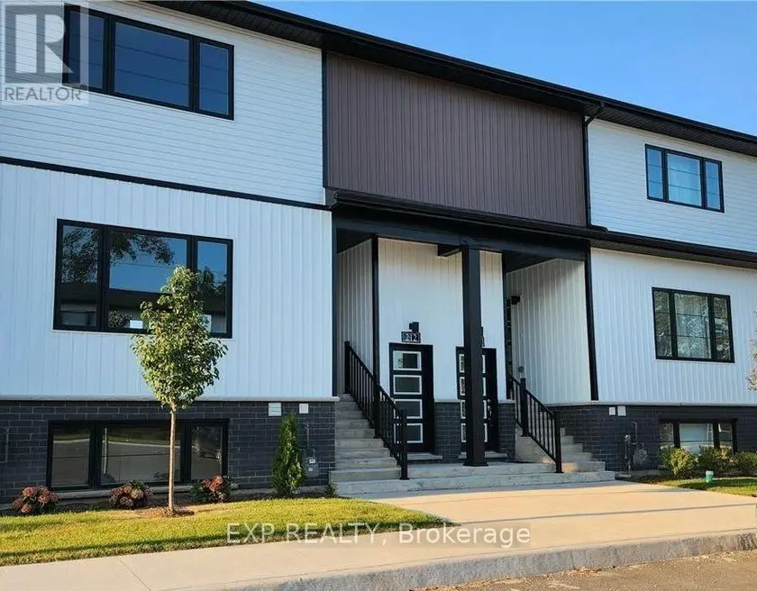 Townhouse at 222 - 4263 FOURTH AVENUE, Niagara Falls