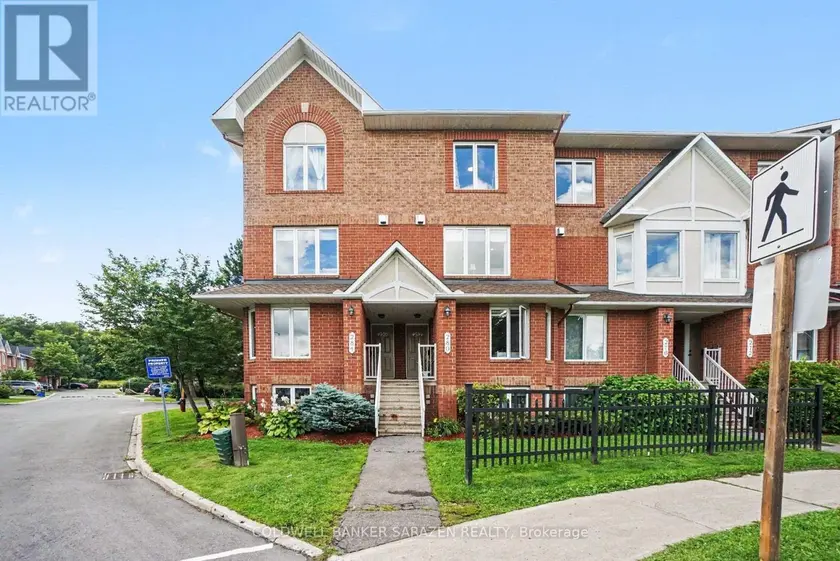 Townhouse at 11 - 282 CRESTHAVEN DRIVE, Ottawa