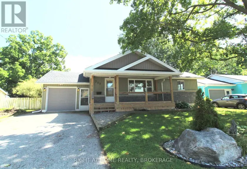 Detached at 711 JOHN STREET, Haldimand