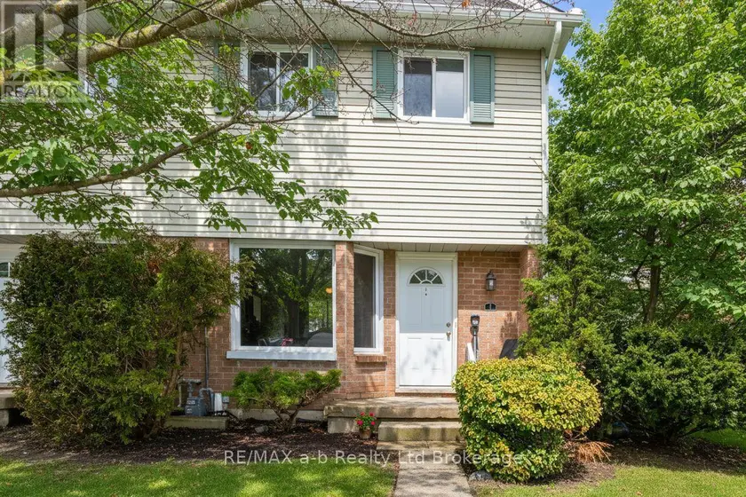 Townhouse at 1 - 10 DUFFERIN STREET, Norwich