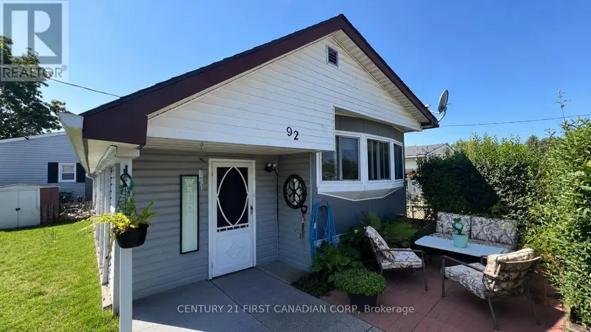Detached at 92 - 198 SPRINGBANK DRIVE, London South