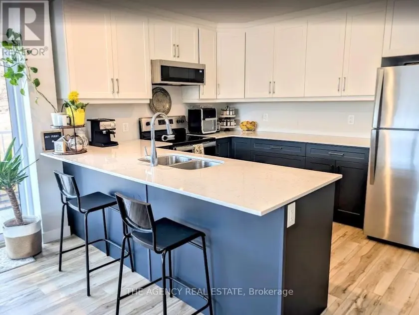 Apartment at 401 - 100 PROMENADE CIRCLE, Central Elgin
