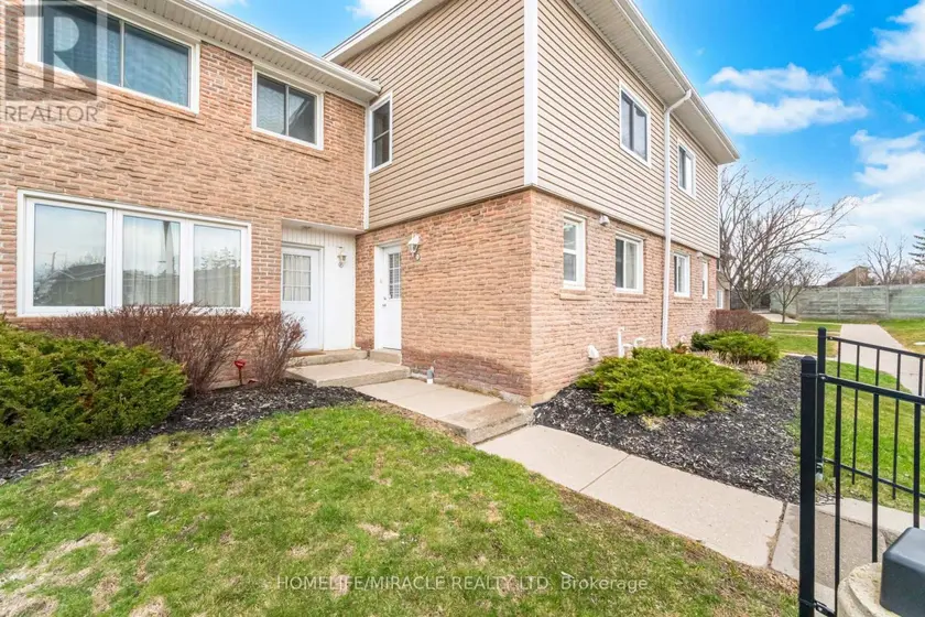 Townhouse at 20 - 50 WESTMOUNT ROAD, Kitchener
