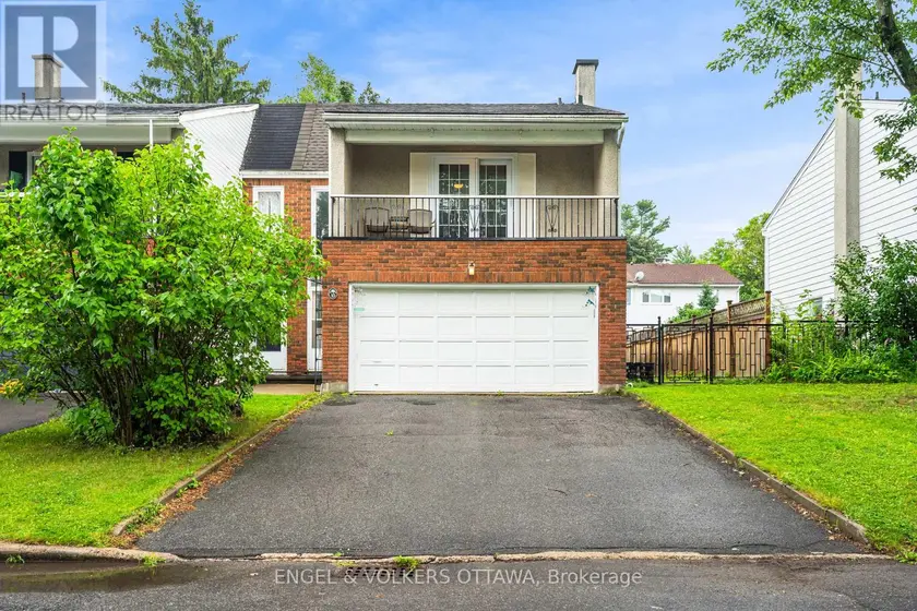 Townhouse at 10 ESTELLE CRESCENT, Ottawa