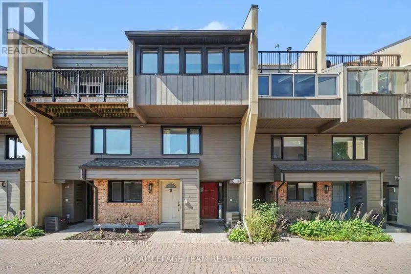 Townhouse at 14 - 290 CATHCART STREET, Ottawa