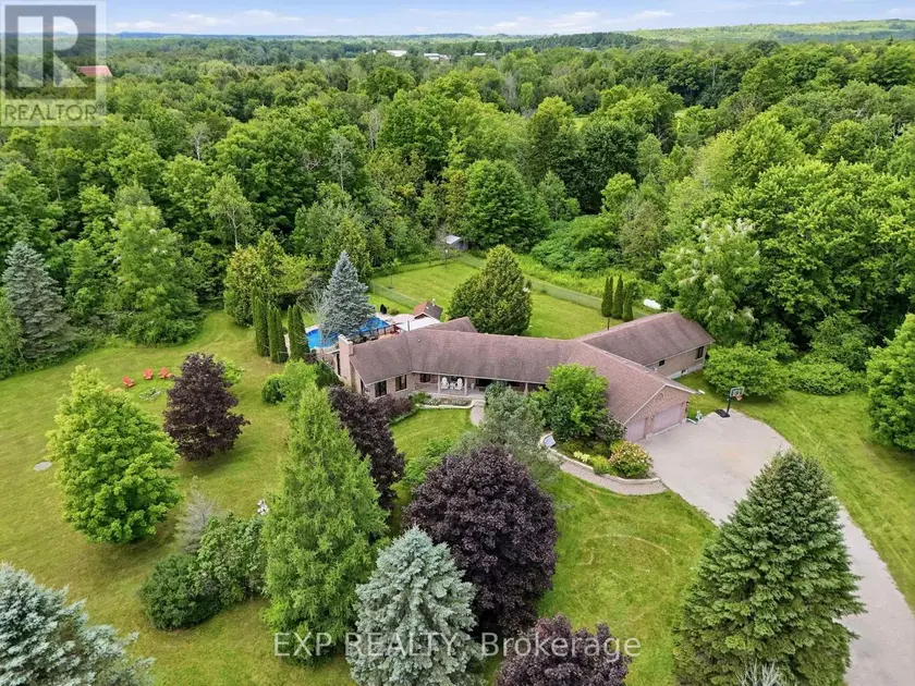 Detached at 4178 DARKWOOD ROAD, Puslinch