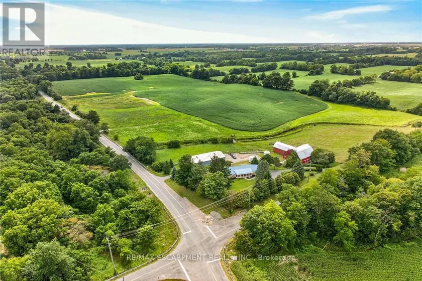Detached at 7011 DICKENSON ROAD E, Hamilton