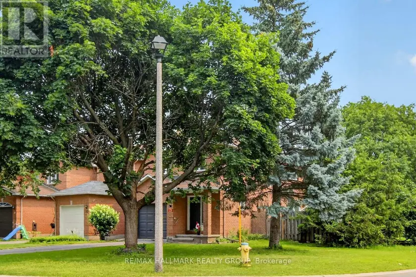 Townhouse at 23 WHITEGATE CRESCENT, Ottawa
