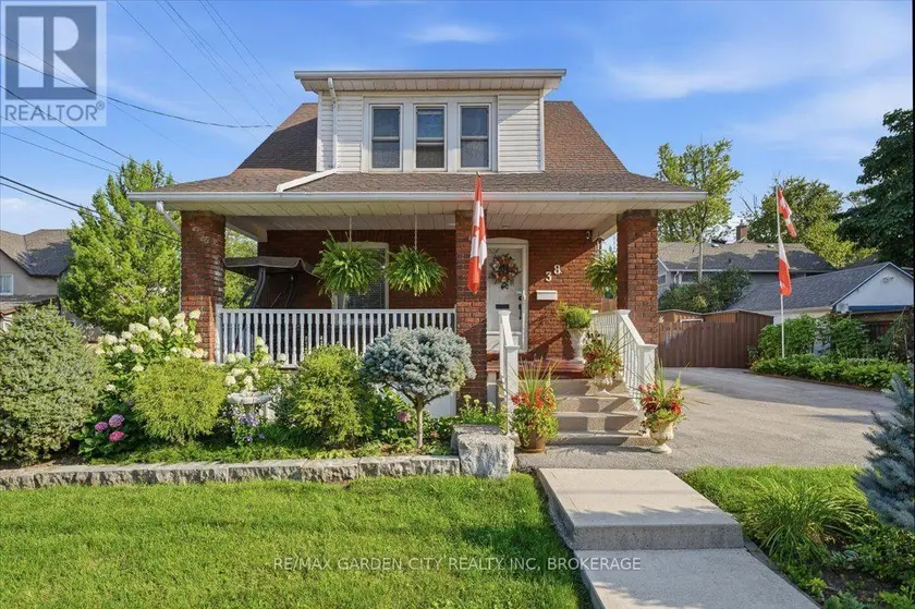 Detached at 38 FITCH STREET, Welland