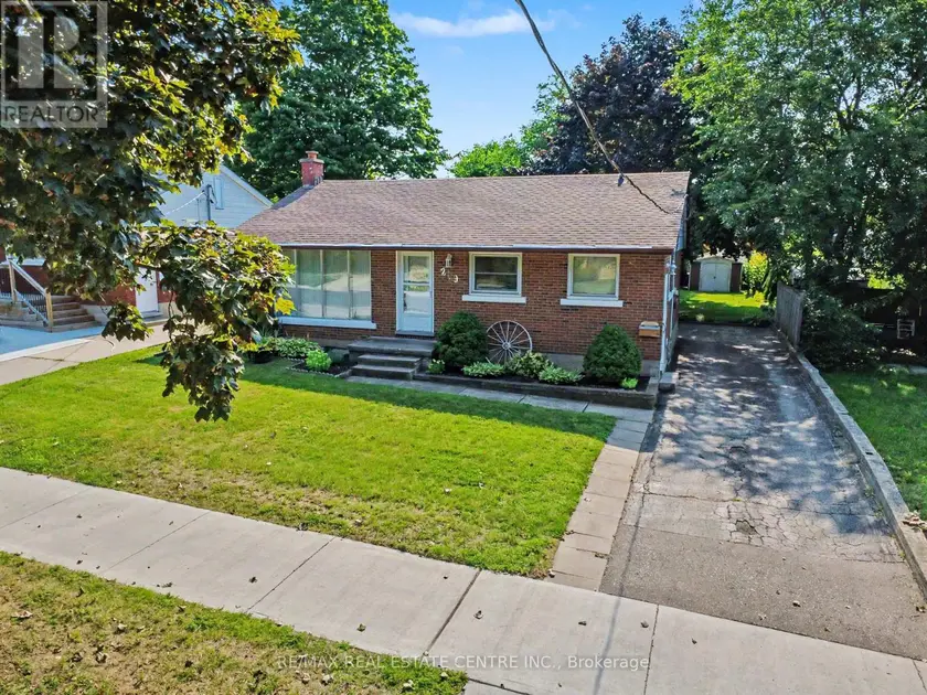 Detached at 209 FRANKLIN STREET S, Kitchener