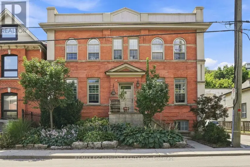 Apartment at 202 - 54 ALANSON STREET, Hamilton